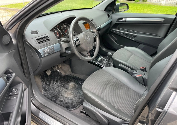 Opel Astra cena 14999 przebieg: 229000, rok produkcji 2009 z Szczawno-Zdrój małe 137